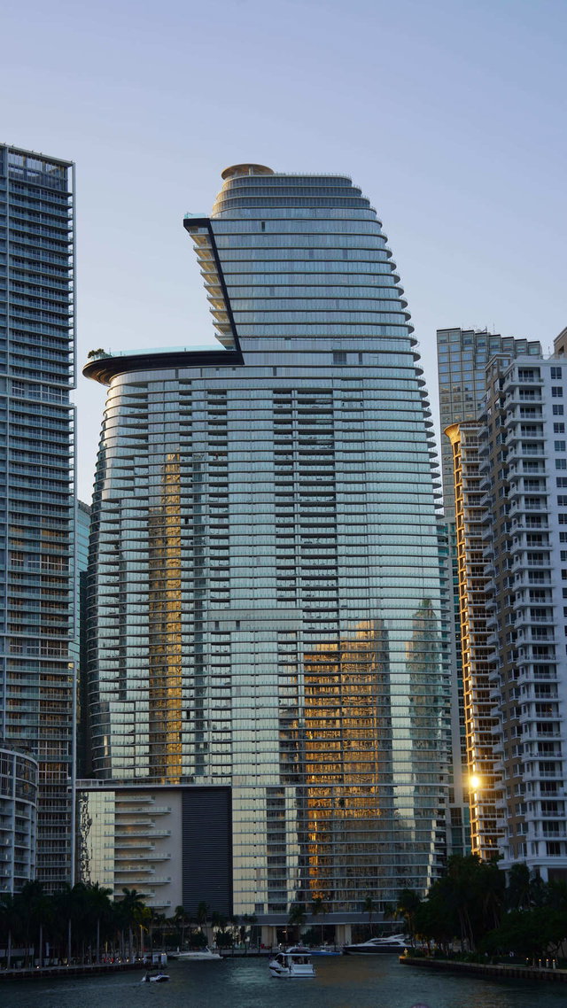 Aston Martin Residences  photo 5